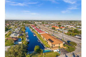 232 Cape Coral Parkway, Cape Coral, FL 33904 Sold 01/06/25