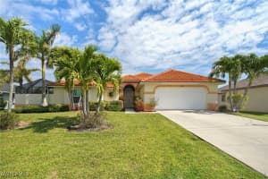 2505 Sw 38th Ter, Cape Coral