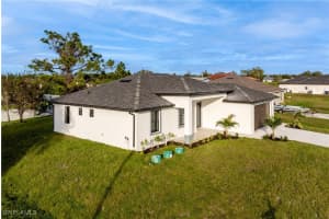 3318 9th Street, Lehigh Acres, FL 33976 - MLS#224094414