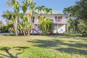 2105 Sunset Circle, Sanibel, FL 33957 Sold 04/07/25