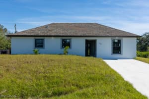 1302 Hibiscus Avenue, Lehigh Acres, FL 33972 Sold 05/29/25