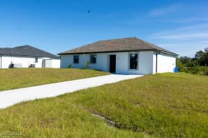 1302 Hibiscus Avenue, Lehigh Acres, FL 33972 Sold 05/29/25