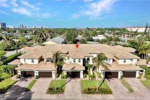 4819 W Boulevard Ct 103, Naples