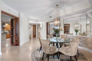 285 Grande Way, Naples, FL 34110 - MLS#224094983