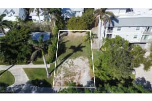 855 9th Avenue, Naples, FL 34102 - MLS#224095123