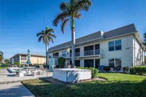 843 46th Lane, Cape Coral, FL 33904 - MLS#224095131