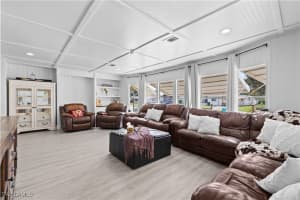 23 Derhenson Dr, Naples