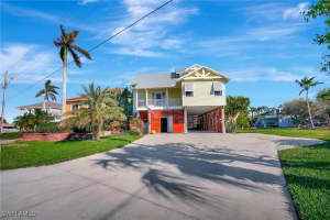 86 Dolphin Circle, Naples, FL 34113 Sold 03/10/25