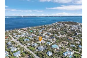 345 Gulf Drive, Sanibel, FL 33957 Sold 01/15/25