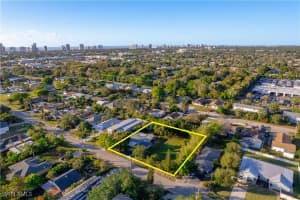 1303 Trail Terrace Dr, Naples
