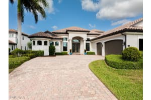 3273 Runaway Ln, Naples