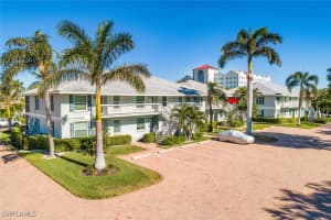 651 Elkcam Circle, Marco Island, FL 34145 Sold 05/09/25