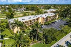 400 Forest Lakes Boulevard, Naples, FL 34105 Sold 03/26/25