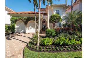 8808 La Palma Lane, Naples, FL 34108 Sold 04/07/25