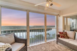 13105 Vanderbilt Dr 802, Naples