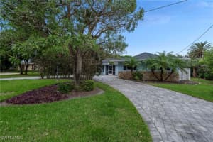 261 Viking Way, Naples, FL 34110 Sold 07/25/25