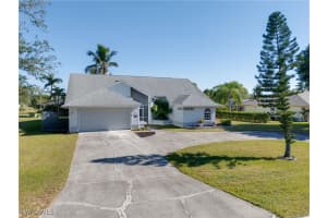 8458 Beacon Boulevard, Fort Myers, FL 33907 Sold 05/23/25