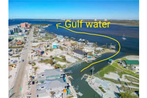 581 Carlos Circle, Fort Myers Beach, FL 33931 - MLS#224097583