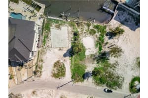 581 Carlos Circle, Fort Myers Beach, FL 33931 - MLS#224097583