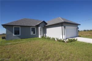 9041 Indio Circle, Labelle, FL 33935 Sold 02/12/25