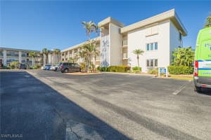 6102 Augusta Dr 103, Fort Myers