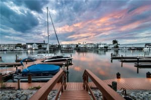 810 River Point Drive, Naples, FL 34102 - MLS#224097883