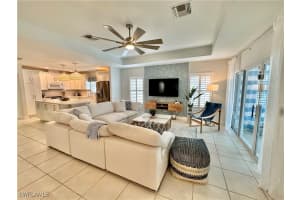 798 107th Avenue, Naples, FL 34108 - MLS#224098348