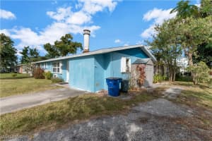 372 Park Lane Drive, North Fort Myers, FL 33917 Sold 02/24/25