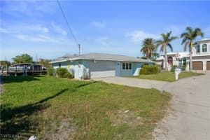 2620 Clyde Street, Matlacha, FL 33993 Sold 06/03/25