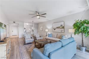 725 Saratoga Circle, Naples, FL 34104 - MLS#224098582