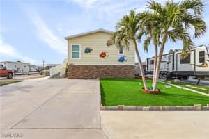 2901 York Road, St. James City, FL 33956 Sold 06/24/25