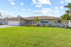 18548 Cutlass Dr, Fort Myers Beach