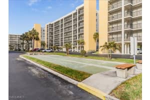 4421 Bay Beach Lane, Fort Myers Beach, FL 33931 - MLS#224098914