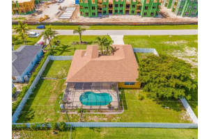 1427 Sw 2nd St, Cape Coral
