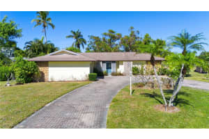49 Thorncrest Lane, Naples, FL 34113 Sold 02/14/25