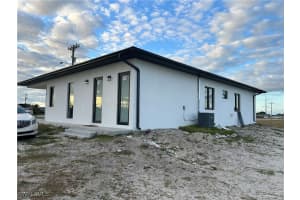 2 9th Street, Cape Coral, FL 33909 - MLS#224099449