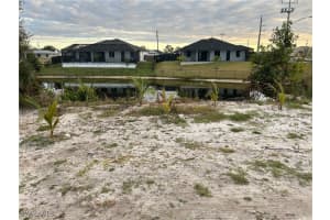 2 9th Street, Cape Coral, FL 33909 - MLS#224099449