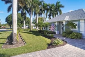 60 4th Street, Bonita Springs, FL 34134 - MLS#224099543