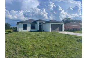 302 8th Street, Lehigh Acres, FL 33972 Sold 06/04/25