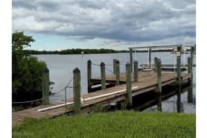 323 Shoreland Drive, Fort Myers, FL 33905 - MLS#224099778