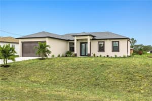 742 Oakridge Avenue, Lehigh Acres, FL 33974 Sold 04/17/25