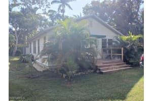 307 Royal Palm Park Road, Fort Myers, FL 33905 Sold 02/03/25