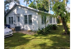 307 Royal Palm Park Road, Fort Myers, FL 33905 Sold 02/03/25