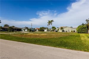 1318 Freeport Avenue, Marco Island, FL 34145 - MLS#224100196