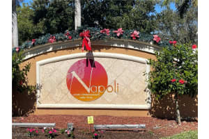 1885 Florida Club Dr 8108, Naples