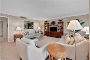 103 Clubhouse Lane, Naples, FL 34105 Sold 03/20/25