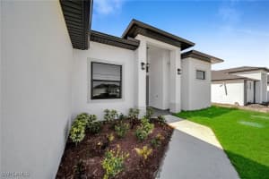 318 9th Street, Cape Coral, FL 33993 - MLS#224100789