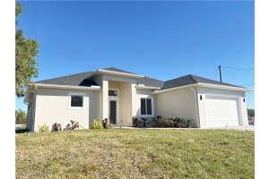 423 Harshaw Street, Lehigh Acres, FL 33974 - MLS#224100804