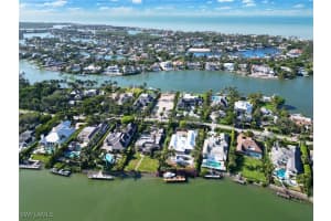 1025 Spyglass Lane, Naples, FL 34102 Sold 02/03/25