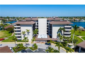 601 Seaview Court, Marco Island, FL 34145 Sold 04/30/25